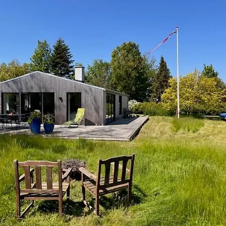 Architect Designed Holiday Near Dyngby Beach